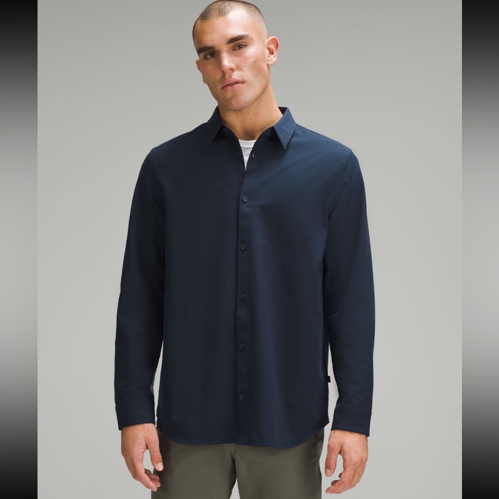 Lululemon Men’s Venture Classic Fit Long-Sleeve Shirt. Size M